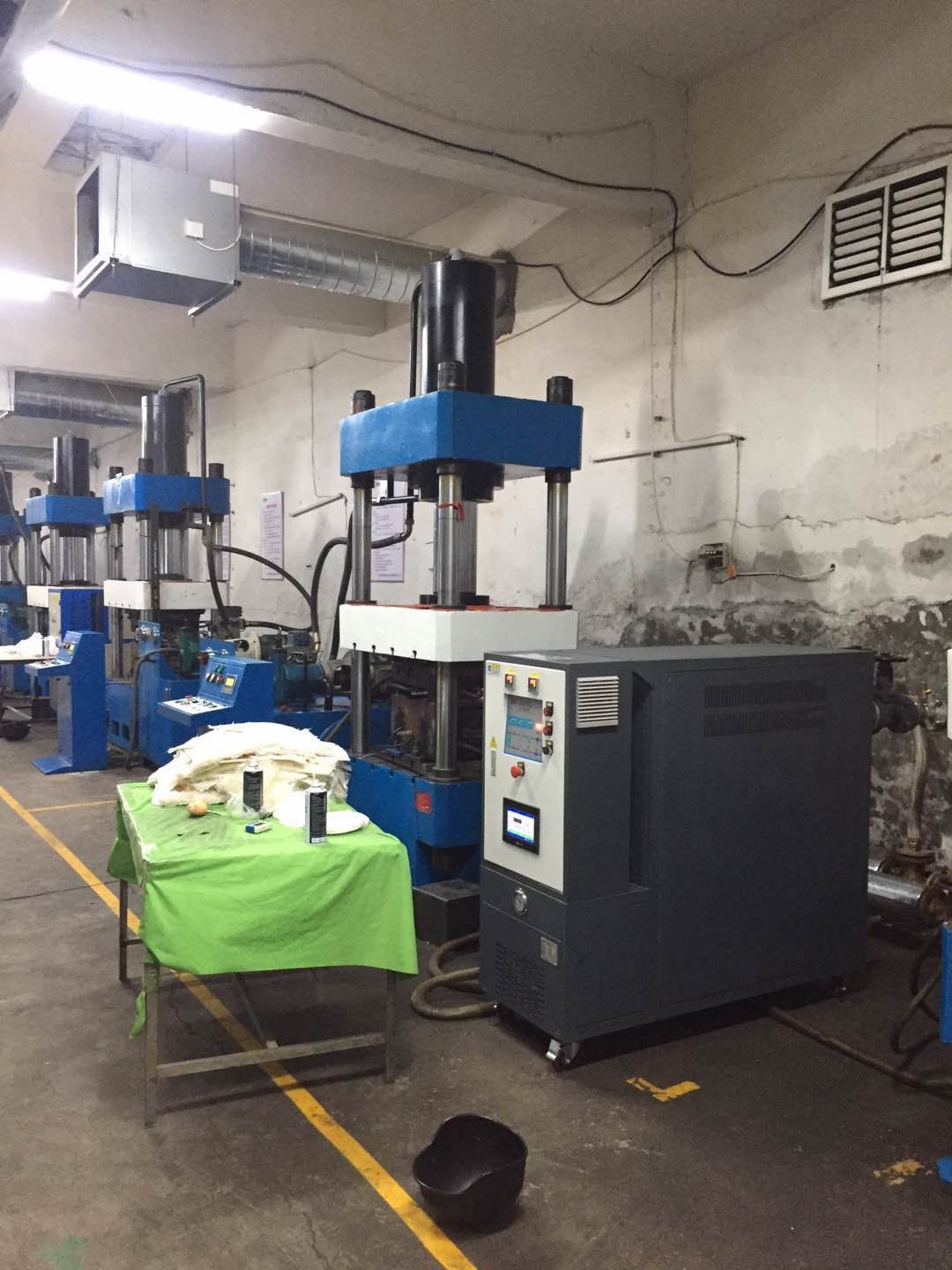 碳纖維成型油溫機 碳纖維成型油溫機